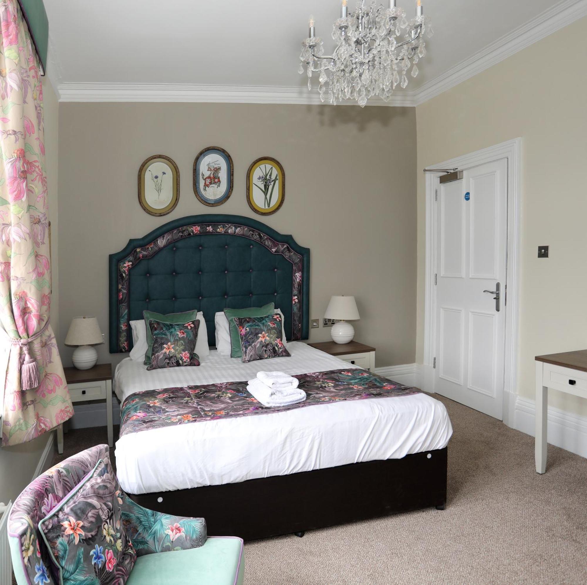 The Castle Of Brecon Hotel, Brecon, Powys Ngoại thất bức ảnh
