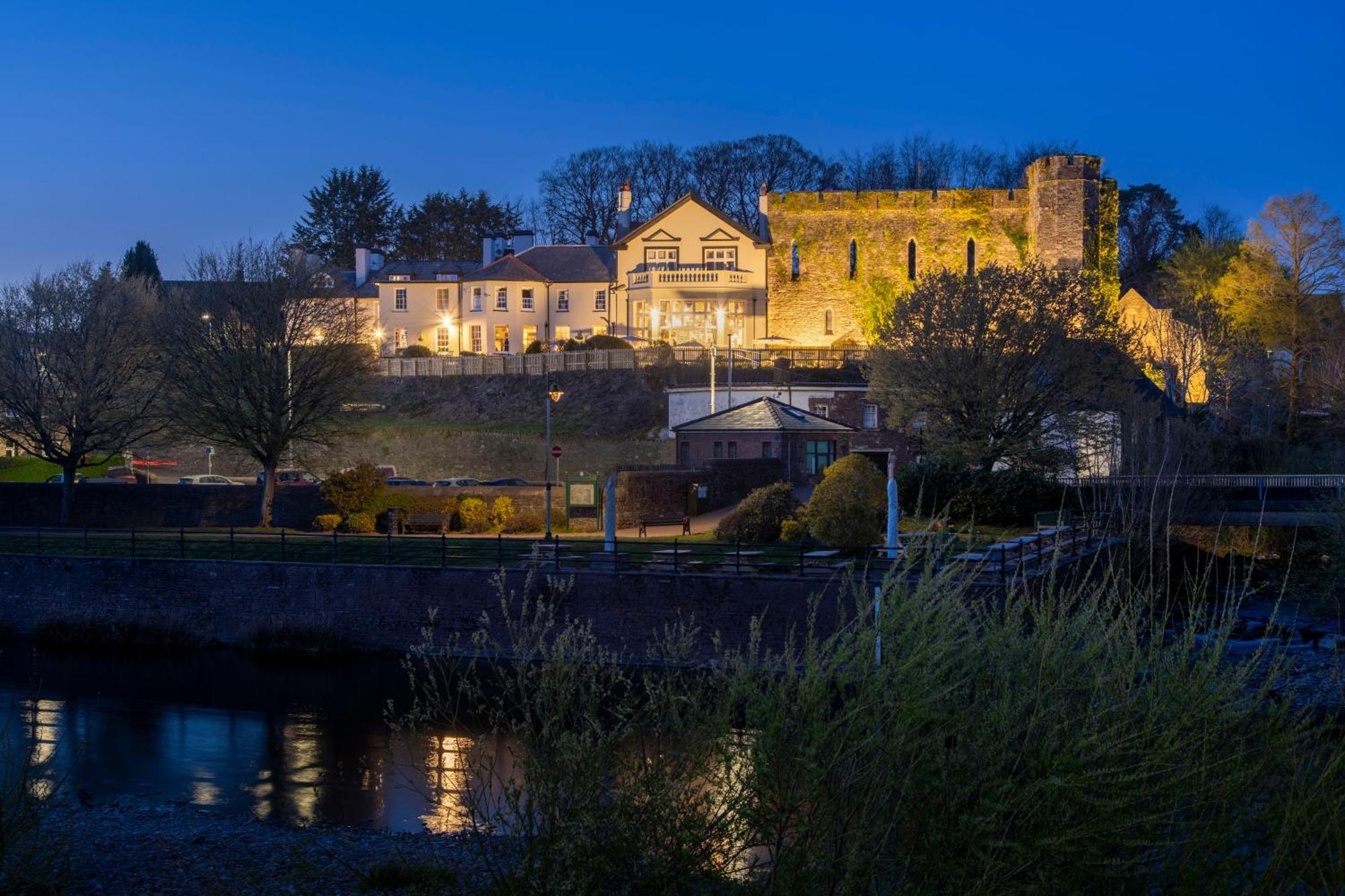 The Castle Of Brecon Hotel, Brecon, Powys Ngoại thất bức ảnh