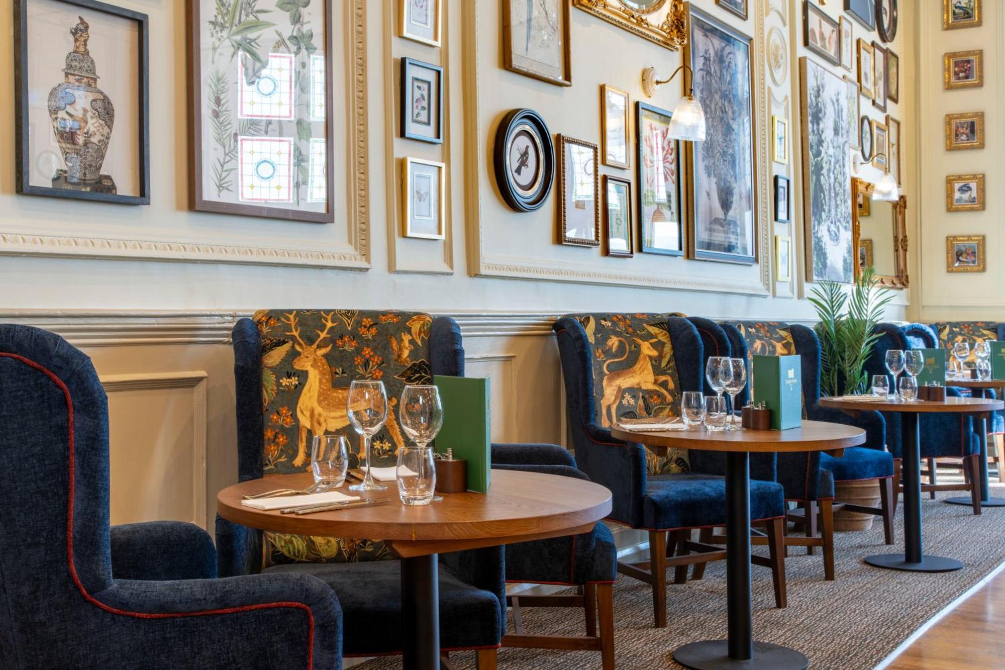 The Castle Of Brecon Hotel, Brecon, Powys Ngoại thất bức ảnh