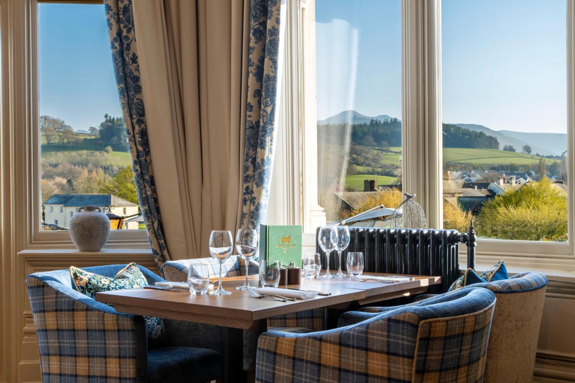 The Castle Of Brecon Hotel, Brecon, Powys Ngoại thất bức ảnh