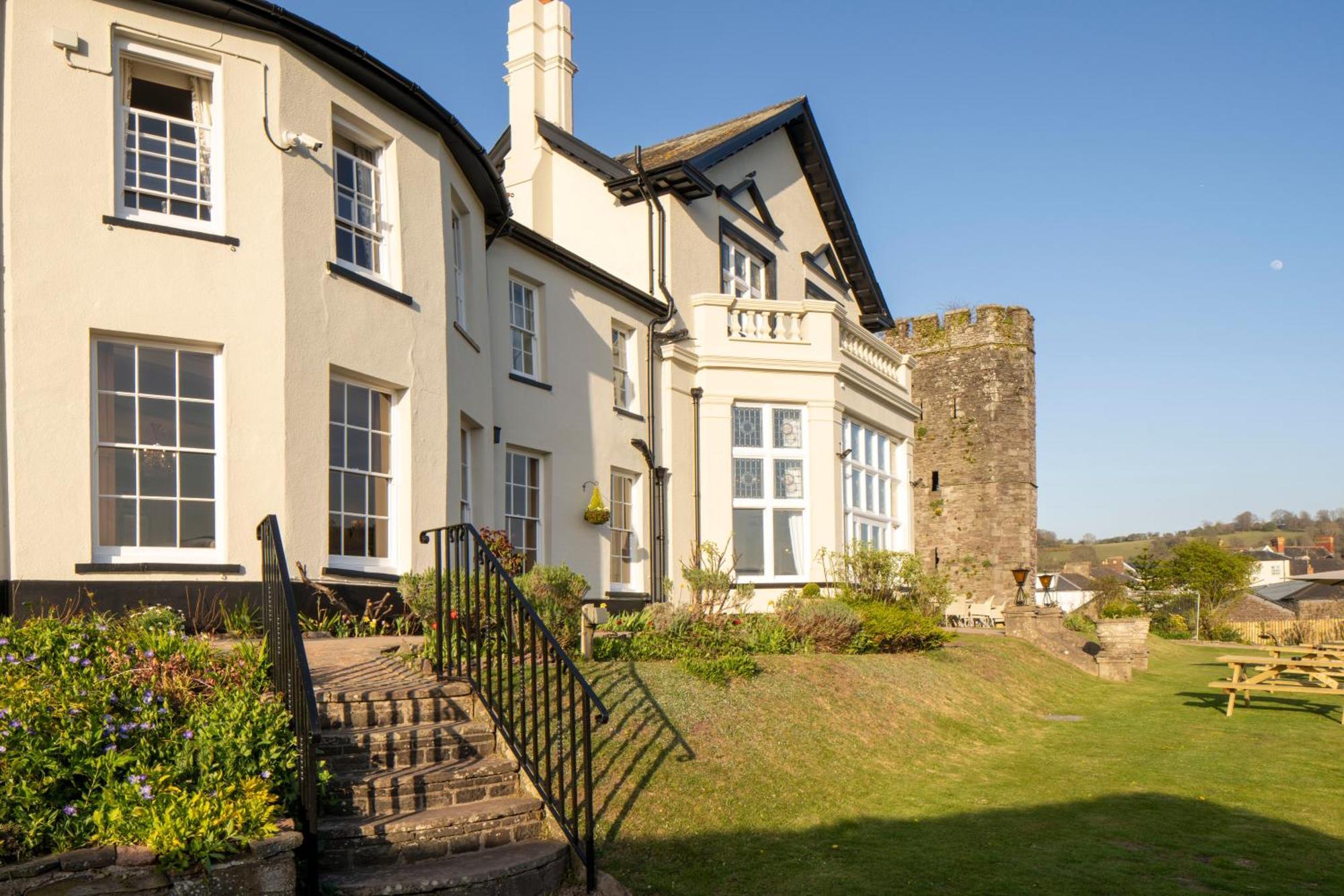The Castle Of Brecon Hotel, Brecon, Powys Ngoại thất bức ảnh